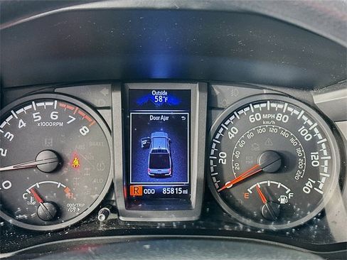 Used 2019 Toyota Tacoma SR w/ SR Convenience Package image 12