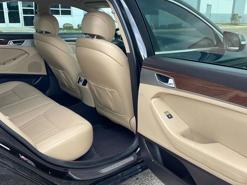 Used 2018 Genesis G80 3.8 RWD image 17