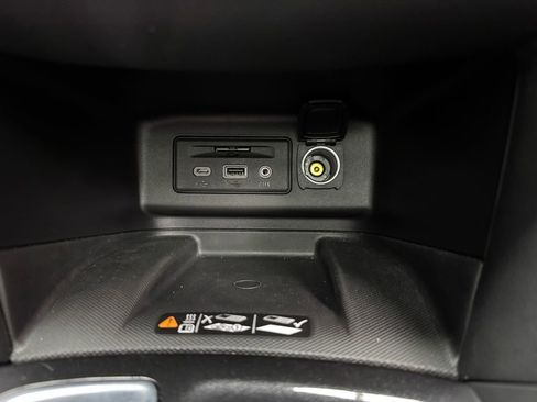 Used 2023 Chevrolet Equinox Premier AWD/4WD image 18