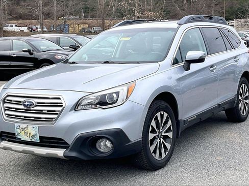 Used 2016 Subaru Outback 2.5i Limited image 2