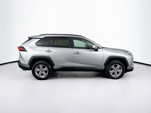 Used 2022 Toyota RAV4 XLE image 5