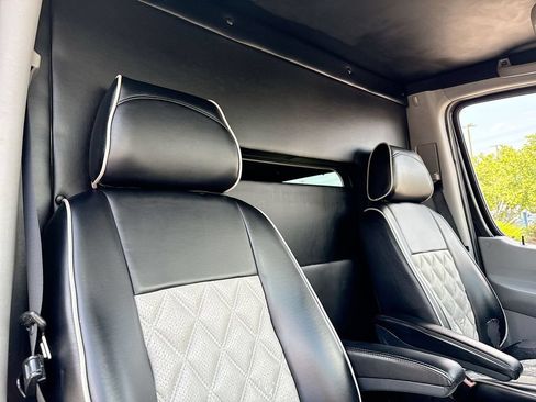 Used 2016 Mercedes-Benz Sprinter 3500 image 25