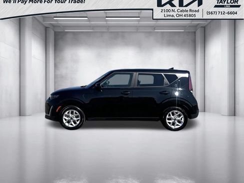 Used 2025 Kia Soul LX w/ LX Technology Package FWD image 14