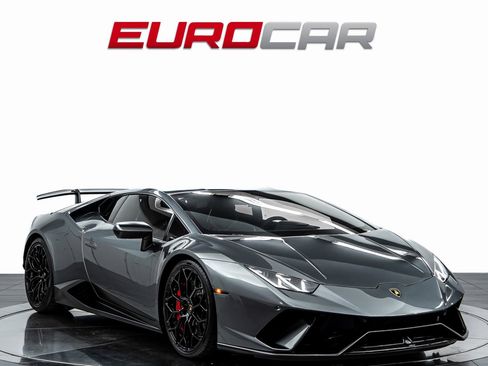 Used 2018 Lamborghini Huracan Performante image 7