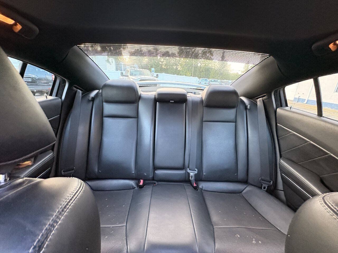 Used 2012 Dodge Charger R/T RWD image 29
