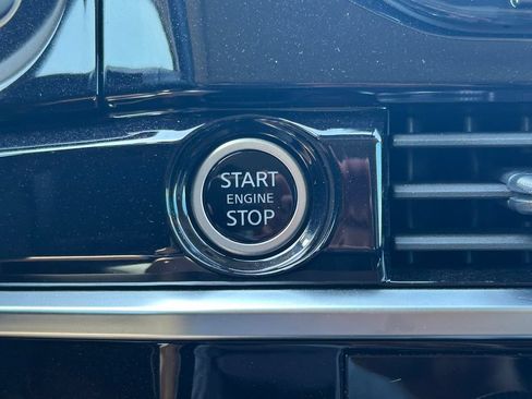 Used 2024 Nissan Pathfinder Platinum FWD image 30