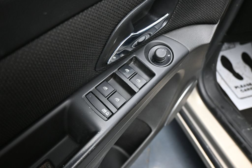 Used 2011 Chevrolet Cruze LT FWD image 11