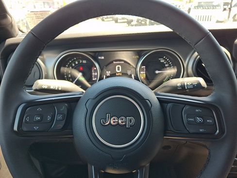 Used 2023 Jeep Wrangler Unlimited w/ Cold Weather Group AWD/4WD image 18