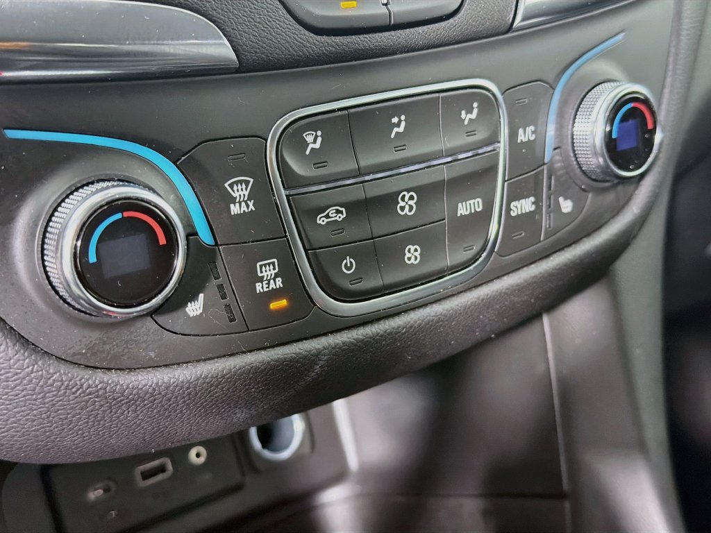 Used 2024 Chevrolet Equinox LT AWD/4WD image 15