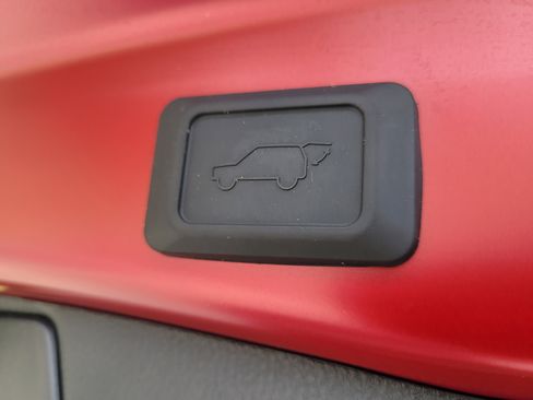 Certified 2025 Toyota RAV4 XLE w/ Convenience Package FWD image 12