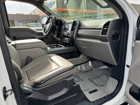 Used 2022 Ford F350 XLT w/ Black Appearance Package AWD/4WD image 31