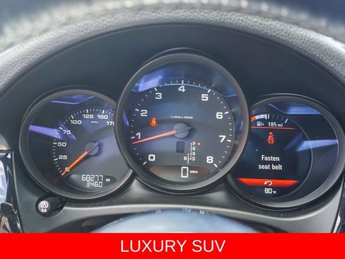Used 2018 Porsche Macan AWD/4WD image 21