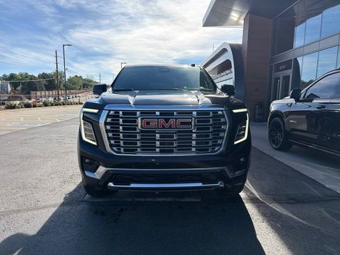 Used 2025 GMC Yukon XL Denali w/ Sun & Power Step Package AWD/4WD image 2