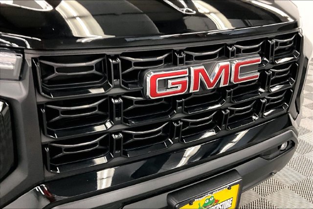 Used 2024 GMC Canyon Elevation w/ Convenience Package AWD/4WD image 32