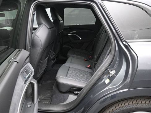 New 2025 Audi SQ5 Prestige image 11