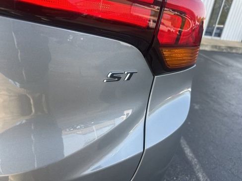 Used 2023 Buick Encore GX Select w/ Sport Touring Package image 15