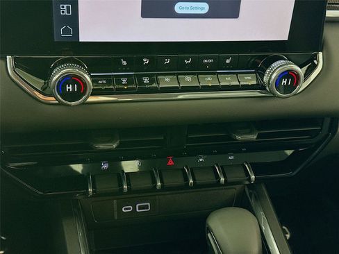 New 2026 GMC Canyon Elevation w/ Convenience Package image 11