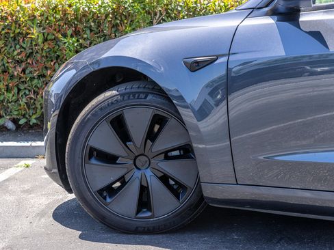 Used 2025 Tesla Model 3 Long Range RWD image 7