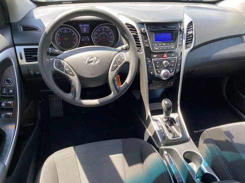 Used 2016 Hyundai Elantra GT FWD image 11