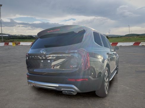Used 2021 Kia Telluride S FWD image 3