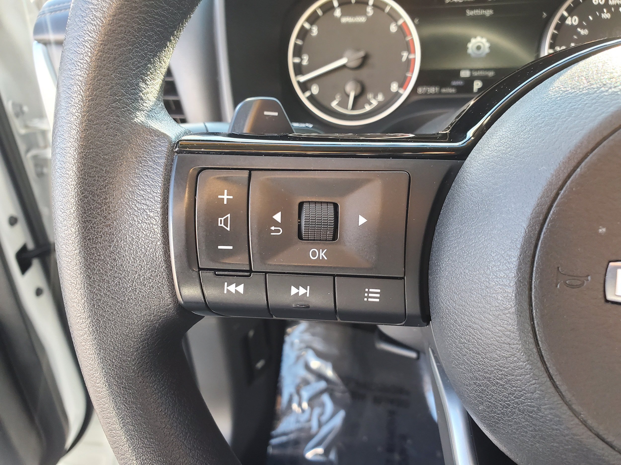 Used 2023 Nissan Rogue SV AWD/4WD image 15