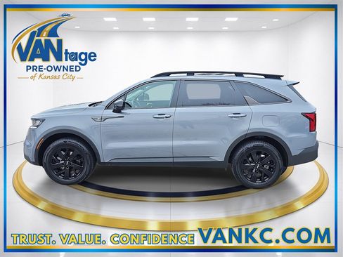 Used 2022 Kia Sorento S w/ Panoramic Sunroof Package image 10