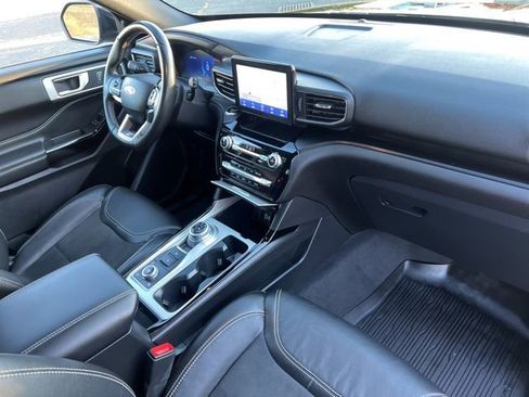 Used 2022 Ford Explorer ST w/ ST Street Pack image 41