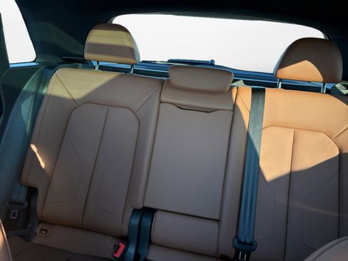 Certified 2025 Audi Q3 2.0T Premium Plus w/ Premium Plus Package image 12