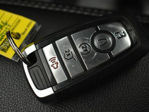 Used 2024 Ford Explorer Limited w/ Limited Technology Package AWD/4WD image 37