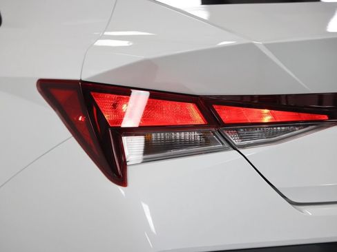 Used 2026 Hyundai Elantra SE FWD image 13