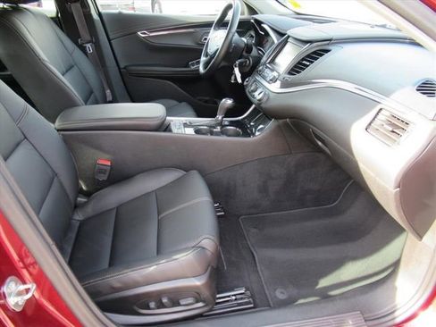 Used 2017 Chevrolet Impala LT w/ Leather Package image 9