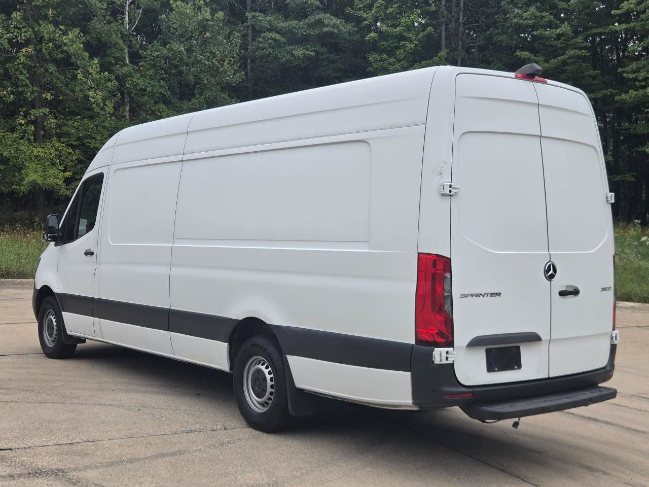 Used 2020 Mercedes-Benz Sprinter 2500 w/ Driver Convenience Package image 3