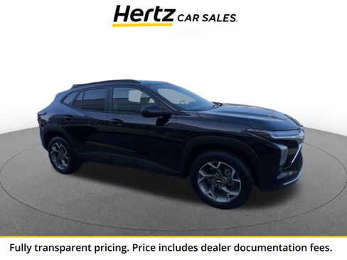 Used 2025 Chevrolet Trax LT FWD image 1