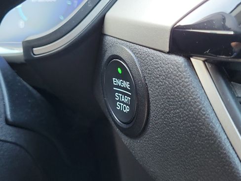 Used 2022 Ford Escape SEL w/ Technology Package image 19