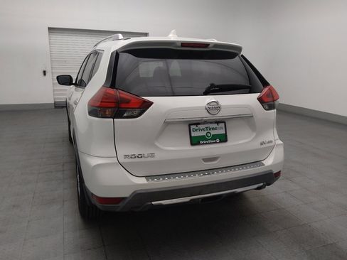 Used 2017 Nissan Rogue SV AWD/4WD image 6