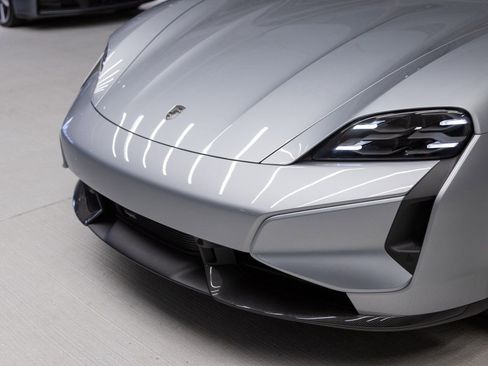 New 2026 Porsche Taycan Turbo S image 33