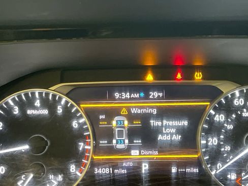 Used 2022 Nissan Pathfinder SV image 15