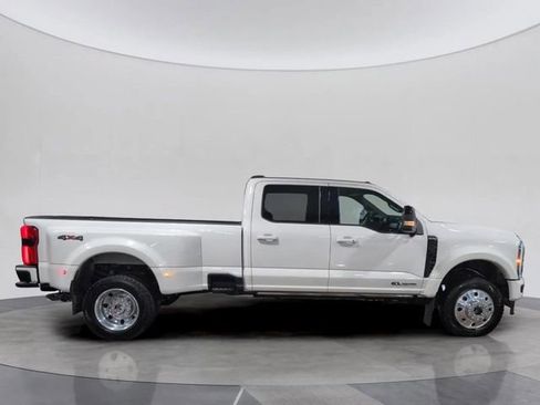 Used 2026 Ford F450 Platinum w/ Camper Package image 2