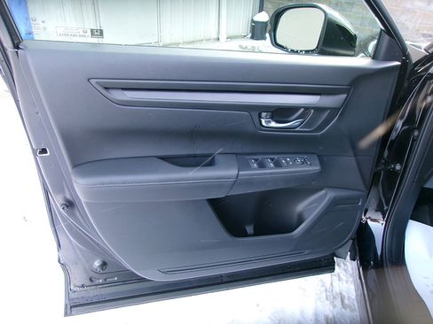 Used 2025 Honda CR-V EX image 13