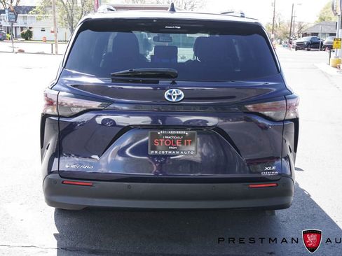 Used 2025 Toyota Sienna XLE w/ XLE Plus Package image 20