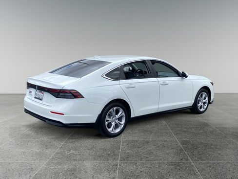 Used 2025 Honda Accord LX image 5