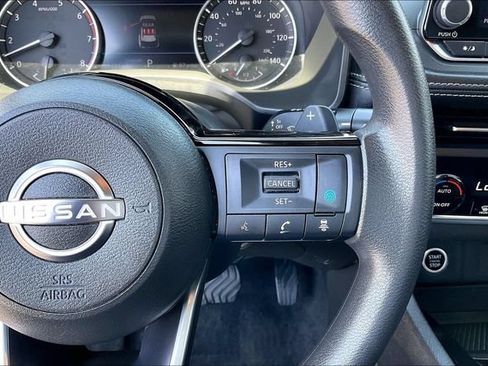 Used 2023 Nissan Rogue SV FWD image 19