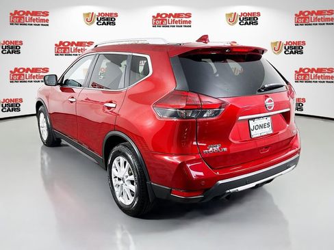 Used 2019 Nissan Rogue SV FWD image 2