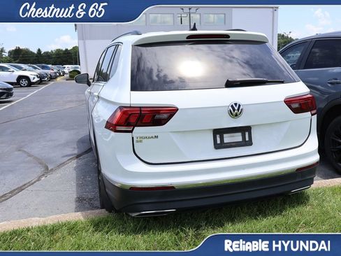 Used 2020 Volkswagen Tiguan SE w/ Panoramic Sunroof Package FWD image 17