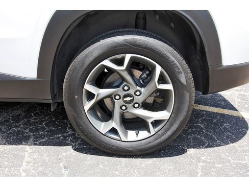 Used 2025 Chevrolet Trax LT w/ Driver Confidence Package FWD image 30