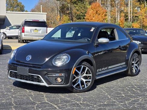 Used 2018 Volkswagen Beetle 2.0T Dune image 2
