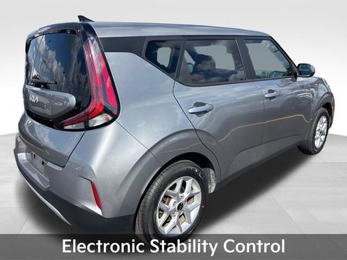 Used 2024 Kia Soul LX w/ Option Group 015 FWD image 8