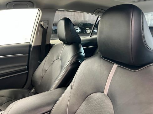 Used 2021 Toyota Camry XSE w/ Carpet Mat Package (TMS) FWD image 16