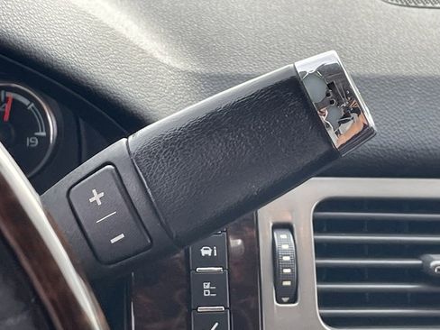 Used 2013 GMC Yukon XL Denali image 8