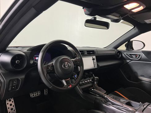 Used 2023 Toyota GR86 10th Anniversary SE image 4